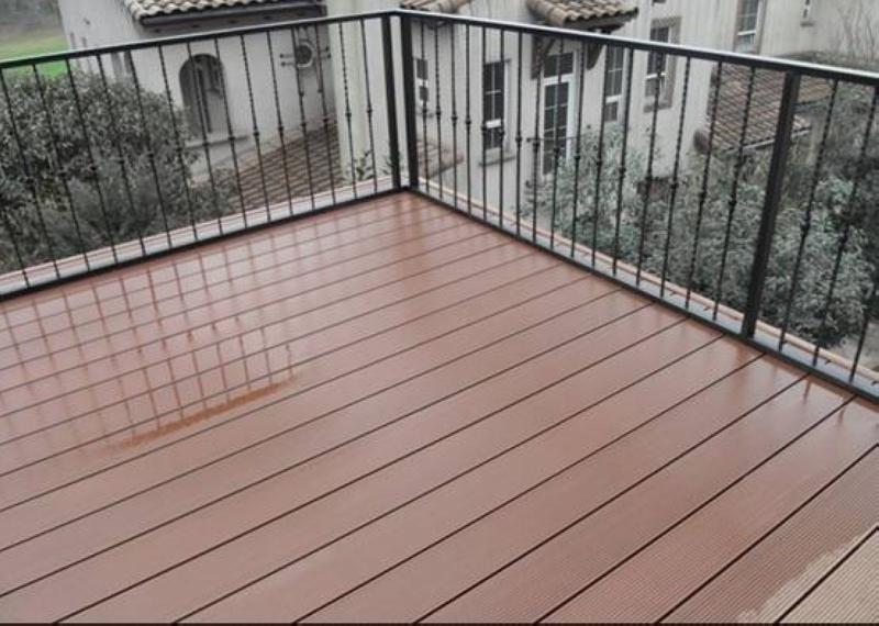 青島開發(fā)區(qū)專業(yè)生產(chǎn)木塑地板供貨商圖片