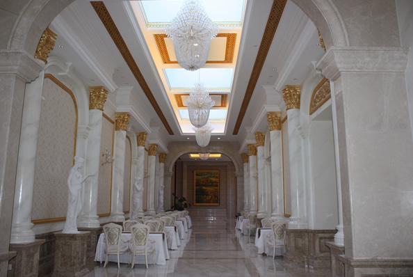 供應蒙陰grc歐式構件掛件仿木砂巖廠水泥制品藝術圍欄