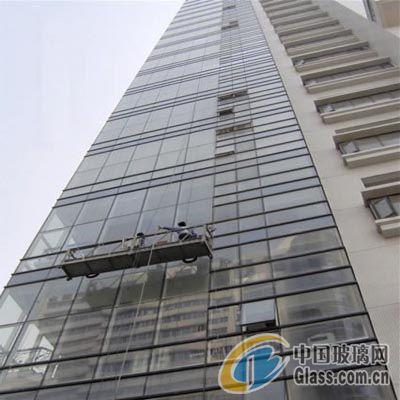 供應(yīng)廣東租用吊籃專業(yè)超難度玻璃安裝