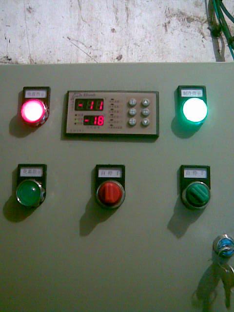 供應(yīng)?？谥评湓O(shè)備*電箱