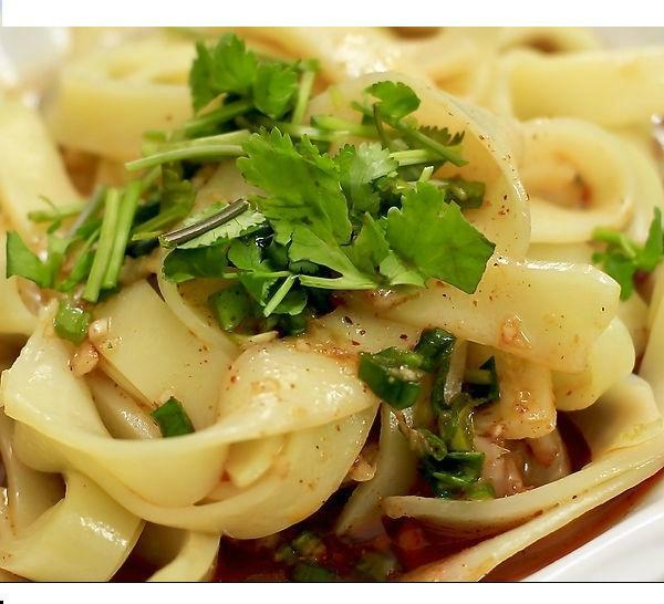 吉林內(nèi)蒙古小吃培訓(xùn)-麻辣燙1000元-過橋米線1000元