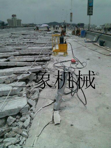 巖石劈裂機(jī)、無堅(jiān)不摧-三象機(jī)械設(shè)備有限公司生產(chǎn) 寧波巖石劈裂機(jī)