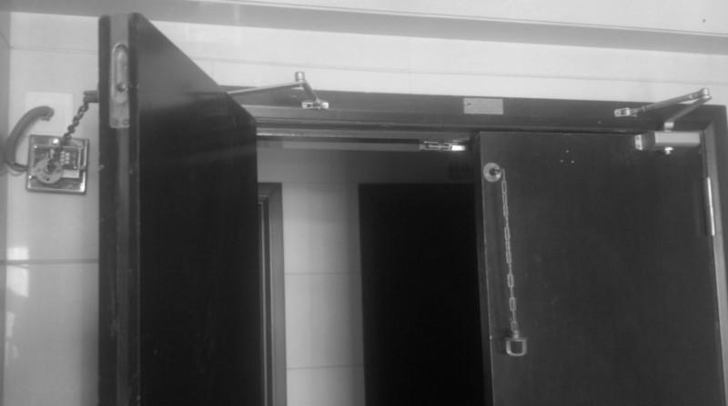 供應防火門電磁門吸 釋放器