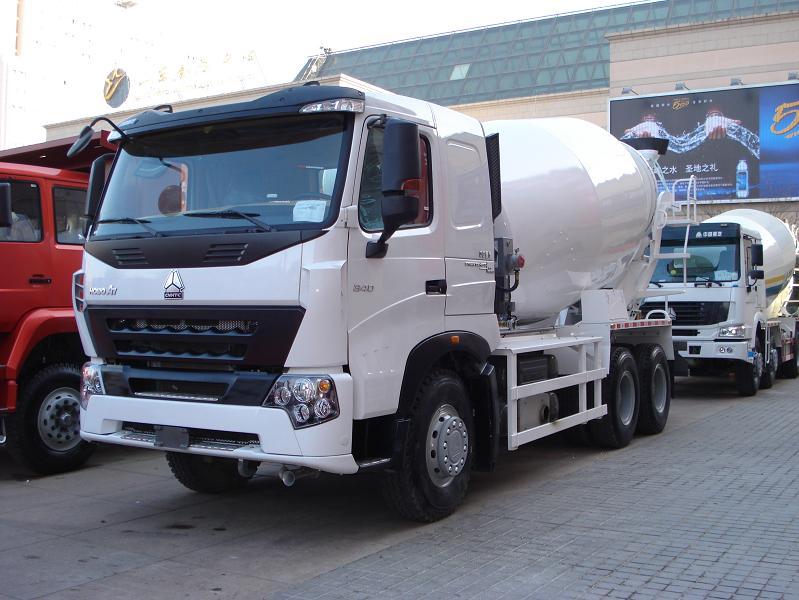 供應(yīng)江西南昌攪拌車價(jià)格 三輪攪拌車 環(huán)衛(wèi)攪拌車 小型攪拌車圖片