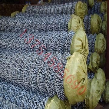 供應體育場護欄生產(chǎn)廠家