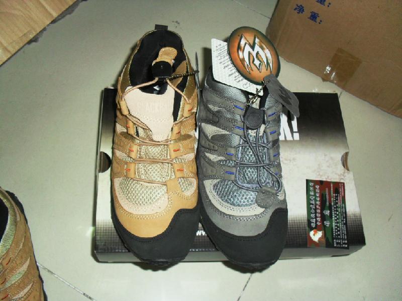 供應(yīng)黑鷹登山鞋有現(xiàn)貨