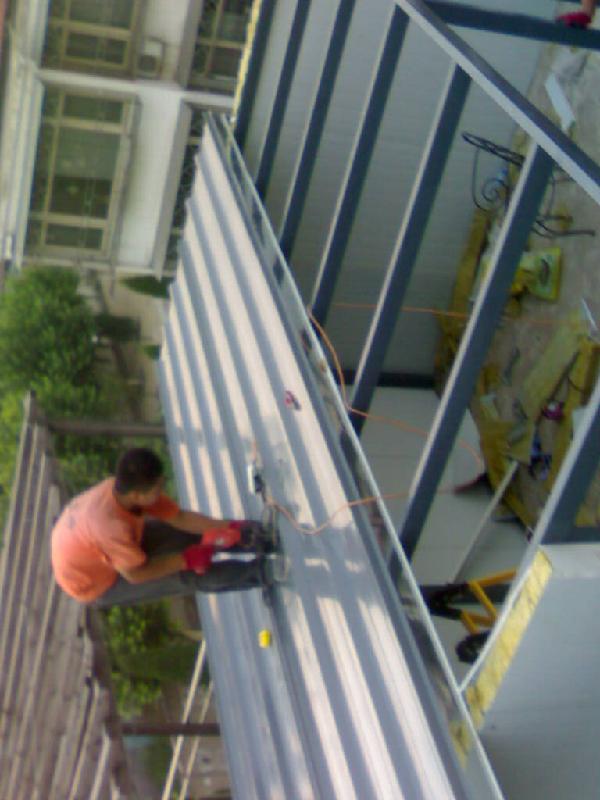 供應(yīng)海淀區(qū)專(zhuān)業(yè)彩鋼房制作安裝公司