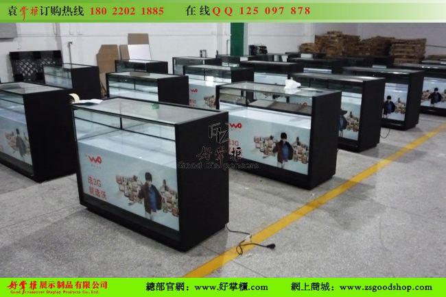 供應(yīng)中國(guó)聯(lián)通沃手機(jī)專柜定做手機(jī)柜臺(tái)圖