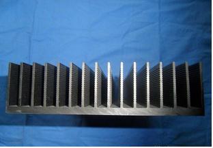 供應(yīng)上海工業(yè)鋁型材廠