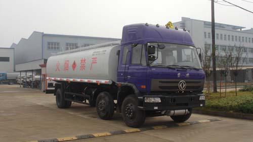 東風(fēng)小三軸化工液體運(yùn)輸車圖片