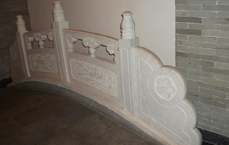 供應(yīng)園林景觀定做漢白玉欄桿制作