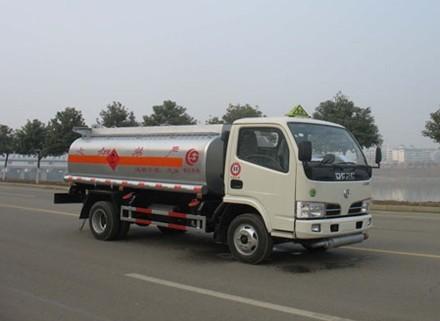 新型小霸王油罐車產(chǎn)品資訊圖片