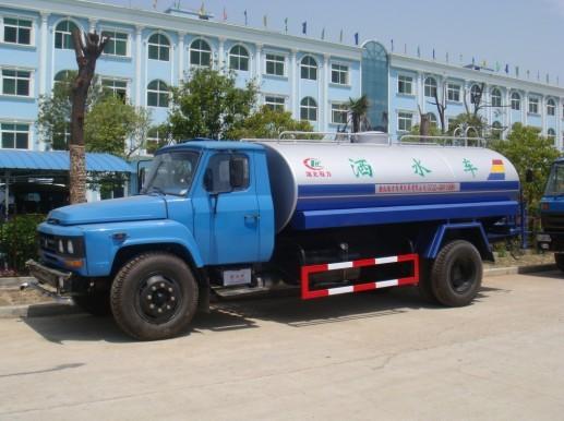 環(huán)衛(wèi)灑水車也可為浴室送熱水