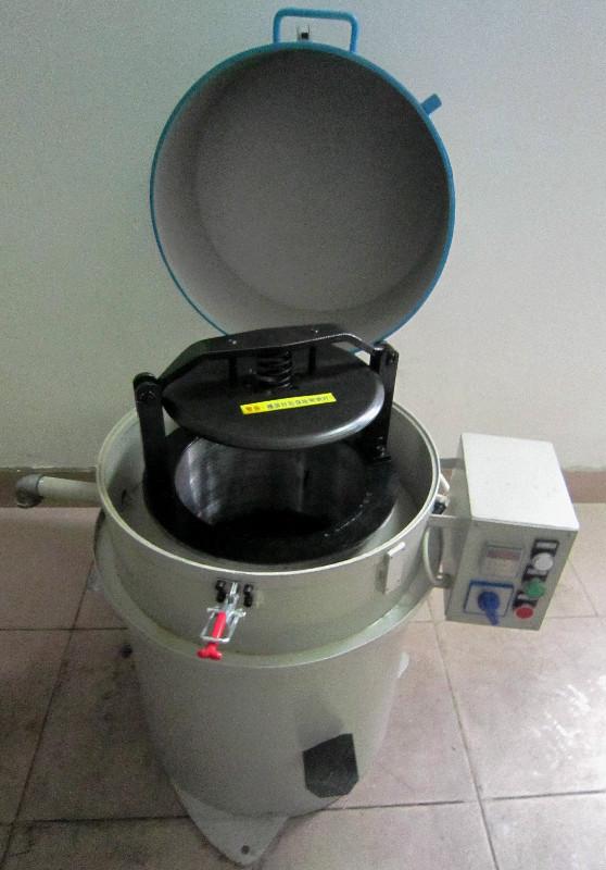 供應鋁屑脫油機，金屬屑甩油機，鐵屑脫油機