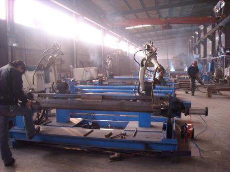 供應機器人焊接工作站