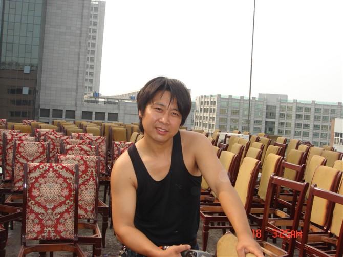 供應(yīng)實(shí)木餐椅