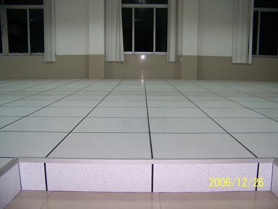 機(jī)房防靜電地板生產(chǎn)廠家圖片