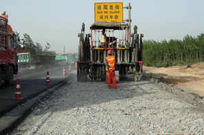 供应多锤头水泥路面碎石化