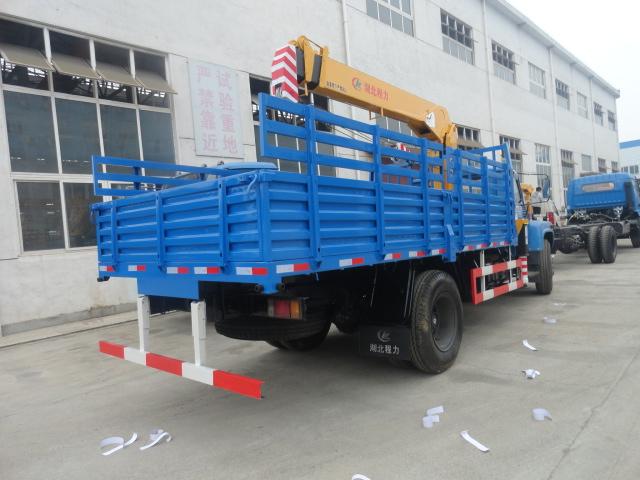 供應(yīng)東風(fēng)尖頭隨車起重運(yùn)輸車閃亮上市