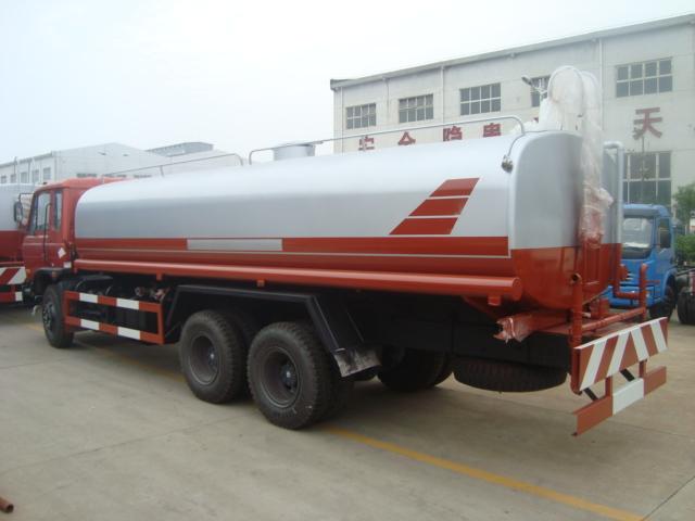 供應(yīng)20噸灑水車廠家優(yōu)惠大促銷