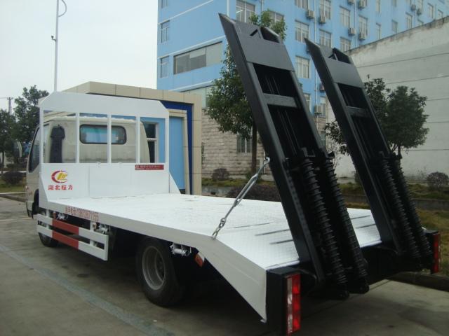 供應(yīng)小型江淮挖機(jī)拖板車*促銷中