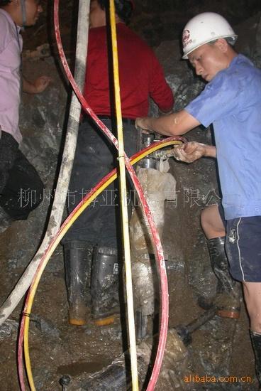 供應(yīng)鋼筋混凝土的拆除與局部改造機(jī)械