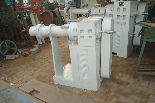 供應(yīng)XJ-150型銷釘式橡膠擠出機(jī)