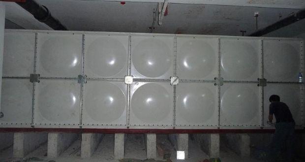 供應(yīng)邢臺(tái)碳鋼熱鍍鋅水箱廠家