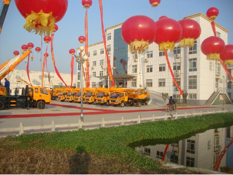 供應(yīng)魯星牌小型吊車多少錢一輛