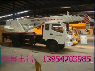 供應8噸分體吊車，8噸唐駿歐鈴底盤吊車，東方紅底盤吊車