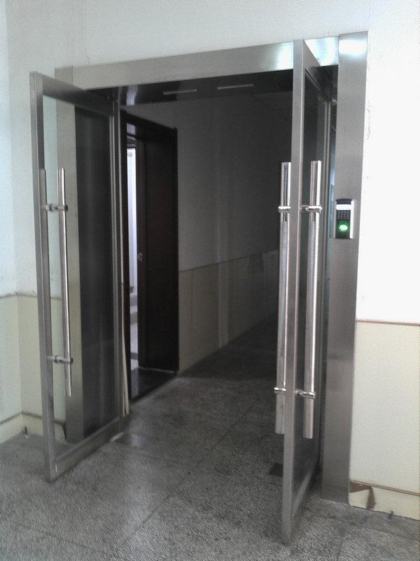 供應(yīng)智科門業(yè)玻璃門