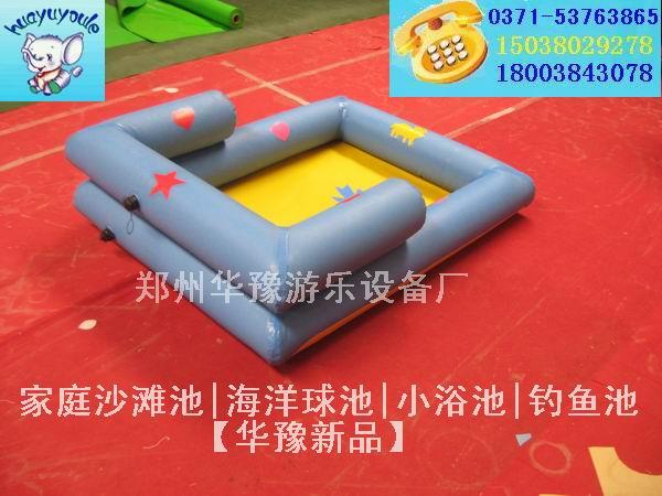 供應(yīng)彩色充氣沙灘池新型兒童游樂玩具