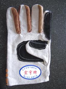 供應(yīng)勞保帆布手套，河北勞保手套生產(chǎn)廠家，勞保帆布手套廠家