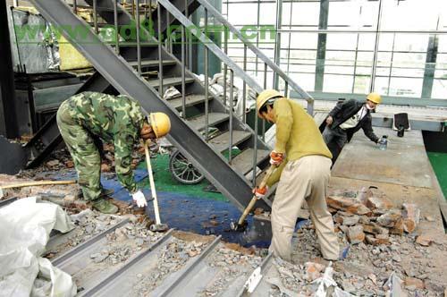 苏州拆除岩棉板回收 昆山回收夹芯板拆除 昆山岩棉板回收拆除图片