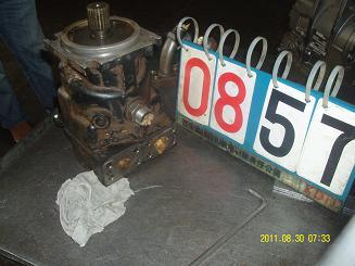 供應(yīng)壓路機液壓泵馬達維修