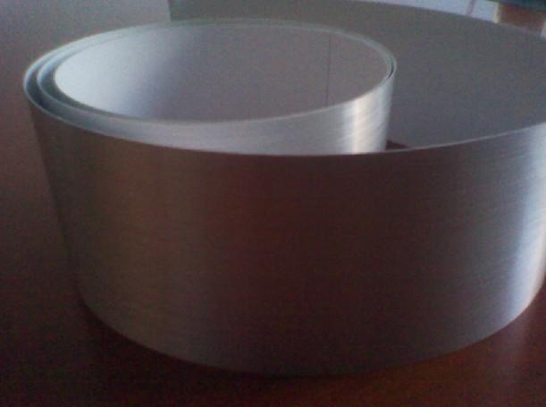 供應(yīng)光銀拉絲銀燕拉絲標(biāo)簽供應(yīng)商100*50拉絲銀標(biāo)簽紙