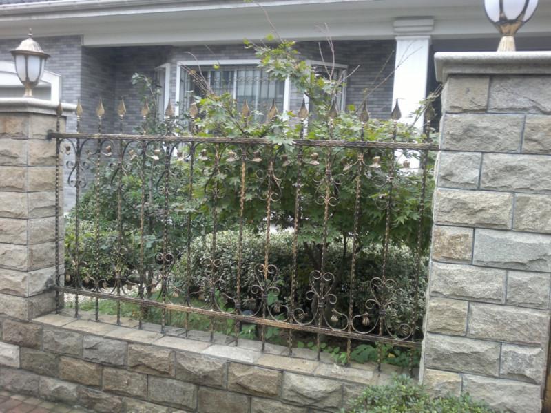 鐵藝圍欄牢固嗎圖片