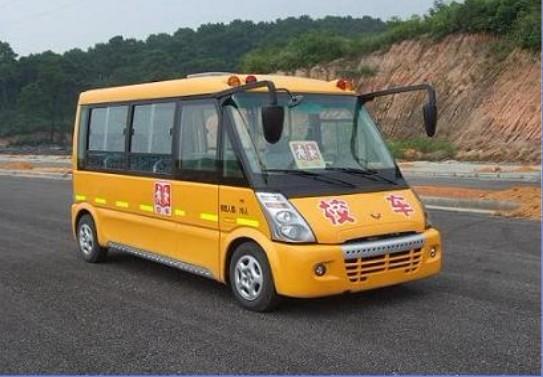 供應(yīng)面包式校車圖片｜小學(xué)生*校車生產(chǎn)廠家