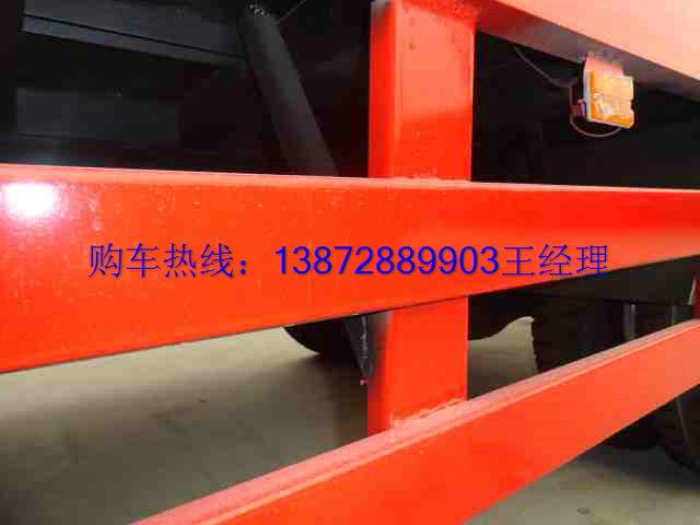 320挖機(jī)運(yùn)輸車(chē)配置挖機(jī)拖車(chē)價(jià)格解放*后八平板拖車(chē)資料圖片
