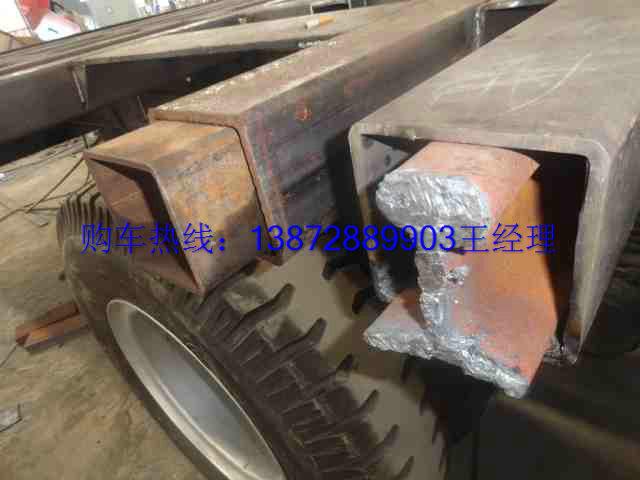 東風(fēng)大力神平板拖車東風(fēng)15噸平板東風(fēng)后雙橋挖機運輸車東風(fēng)平板拖車