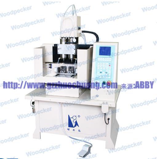 VMK2212數(shù)控鑰匙加工機圖片