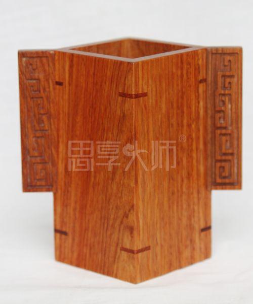 供應(yīng)東莞紅木禮品生產(chǎn)廠家批發(fā)紅木筆筒/紅木辦公禮品