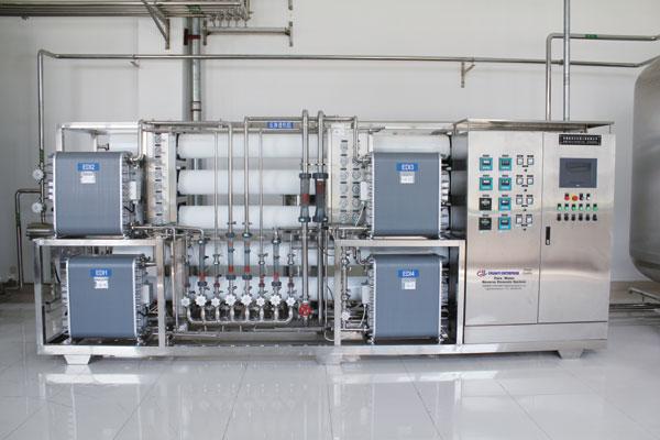 高純水設(shè)備圖片