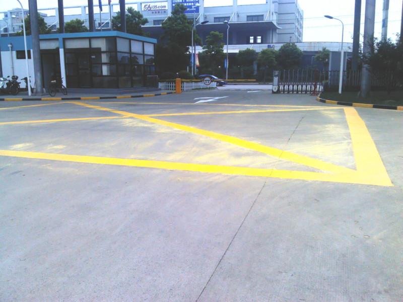 供應(yīng)市政交通劃線公路劃線小區(qū)劃線車位劃線劃線工程熱熔劃線冷漆劃線