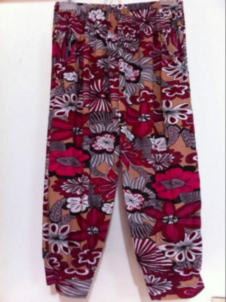 供應(yīng)女裝庫存尾貨雜款T桖萬件處理