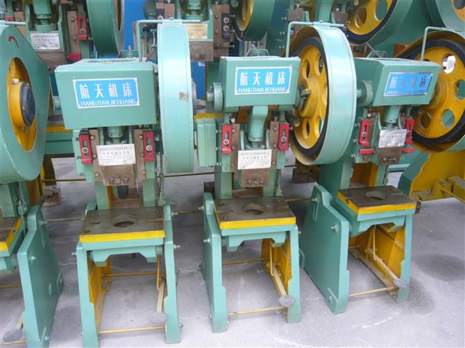供應(yīng)南昌深喉沖床，10噸小型沖床價(jià)格   沖床廠家