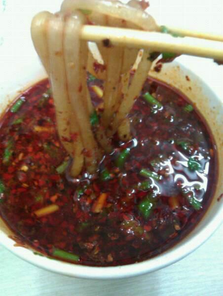 供應(yīng)酸辣粉加盟費多少錢，西單酸辣粉技術(shù)配方