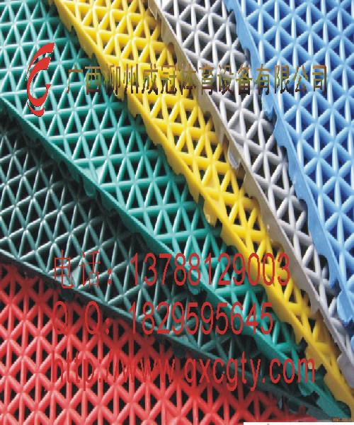 供應(yīng)桂林幼兒園人造草皮施工隊電話 桂林幼兒園防滑地板膠公司