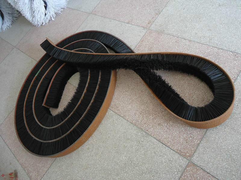 皮帶刷廠家，皮帶刷生產(chǎn)廠家，皮帶刷廠家批發(fā)