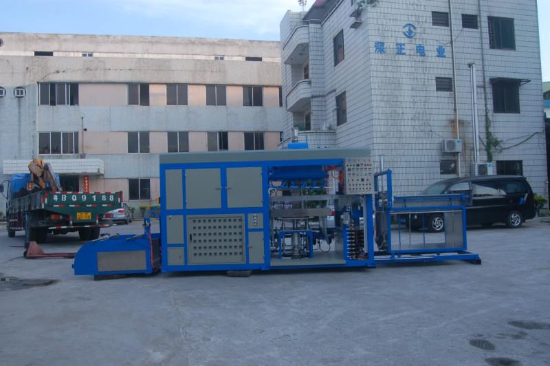 深圳全自動(dòng)吸塑機(jī)/全自動(dòng)多功能真圖片